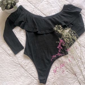 Off-shoulder Black Body Suit